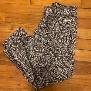 Nike cropped leggings